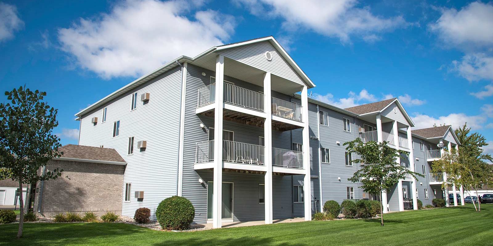 √ Flagstone Apartments Fargo